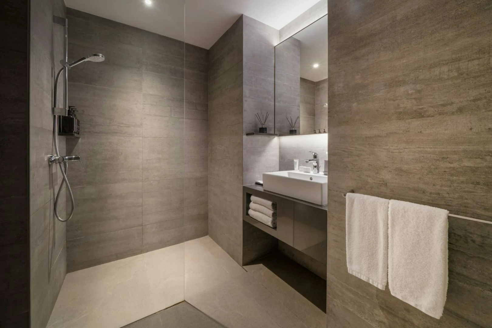 Photo - Oakwood Bencoolen Singapore