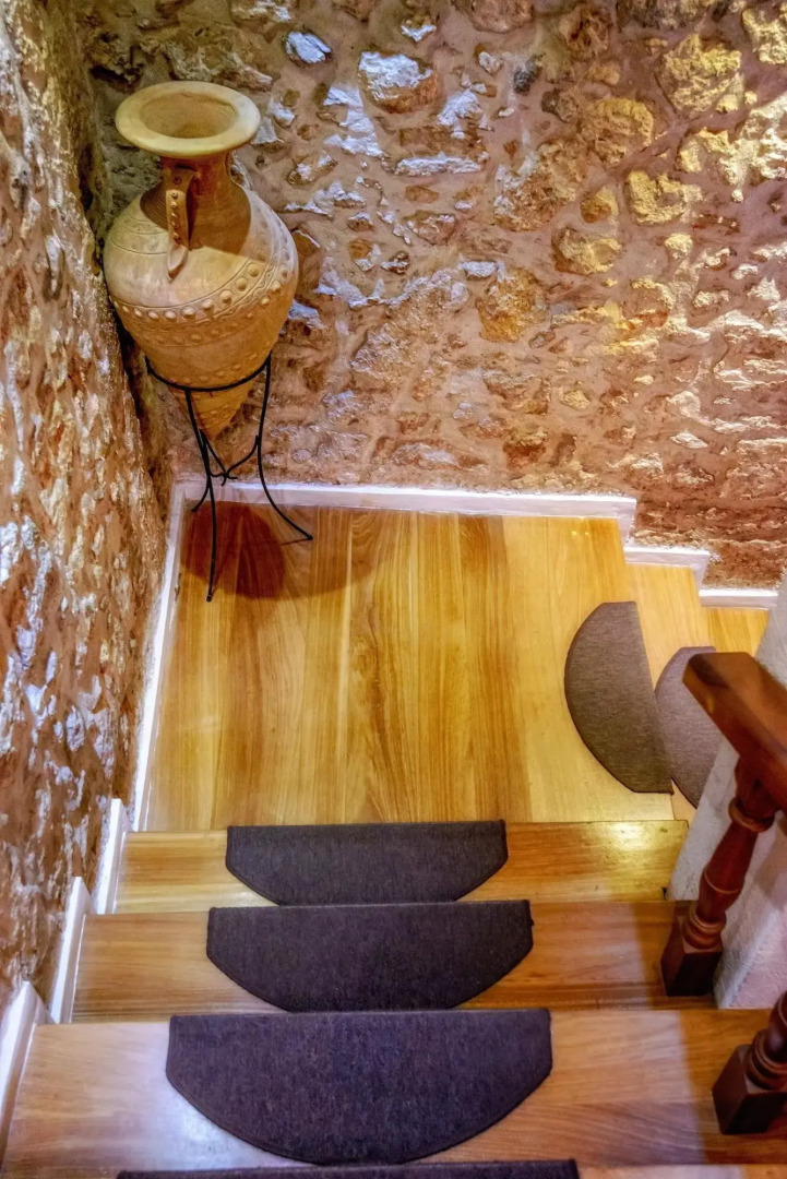 Photo - Leo Hotel