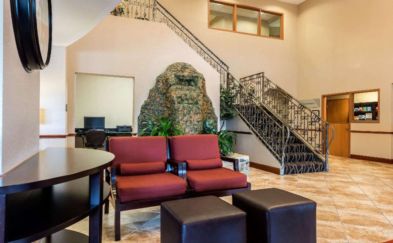 Photo - Comfort Suites Tampa Airport North
