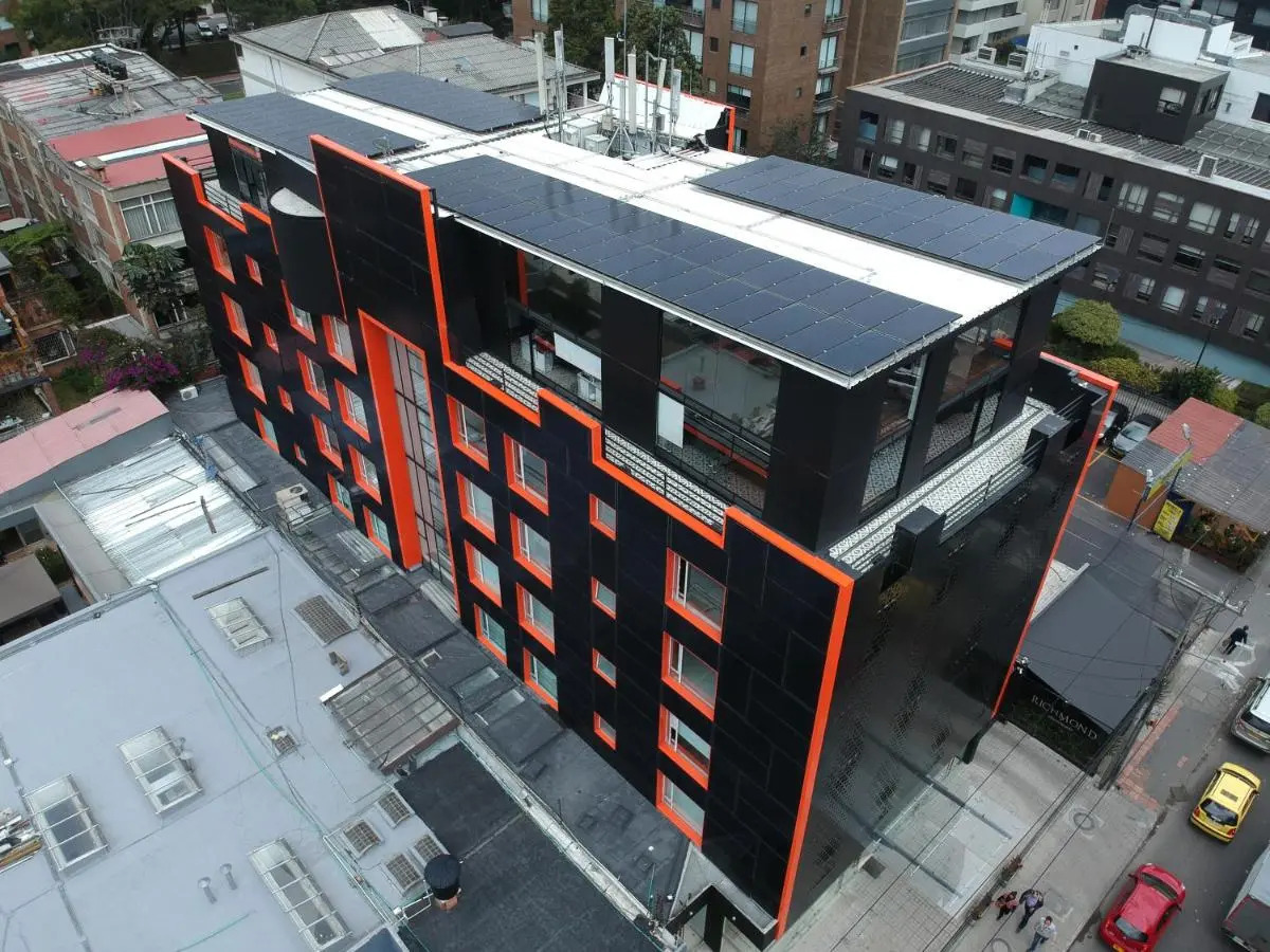 Photo - Richmond Suites Hotel