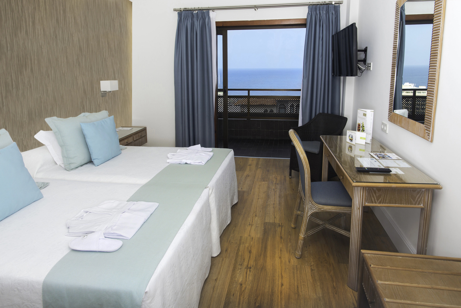 Photo - FERGUS Puerto de la Cruz