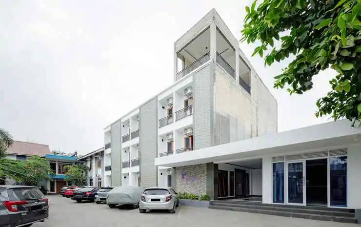 Urbanview Hotel Syariah The Ragunan Residence