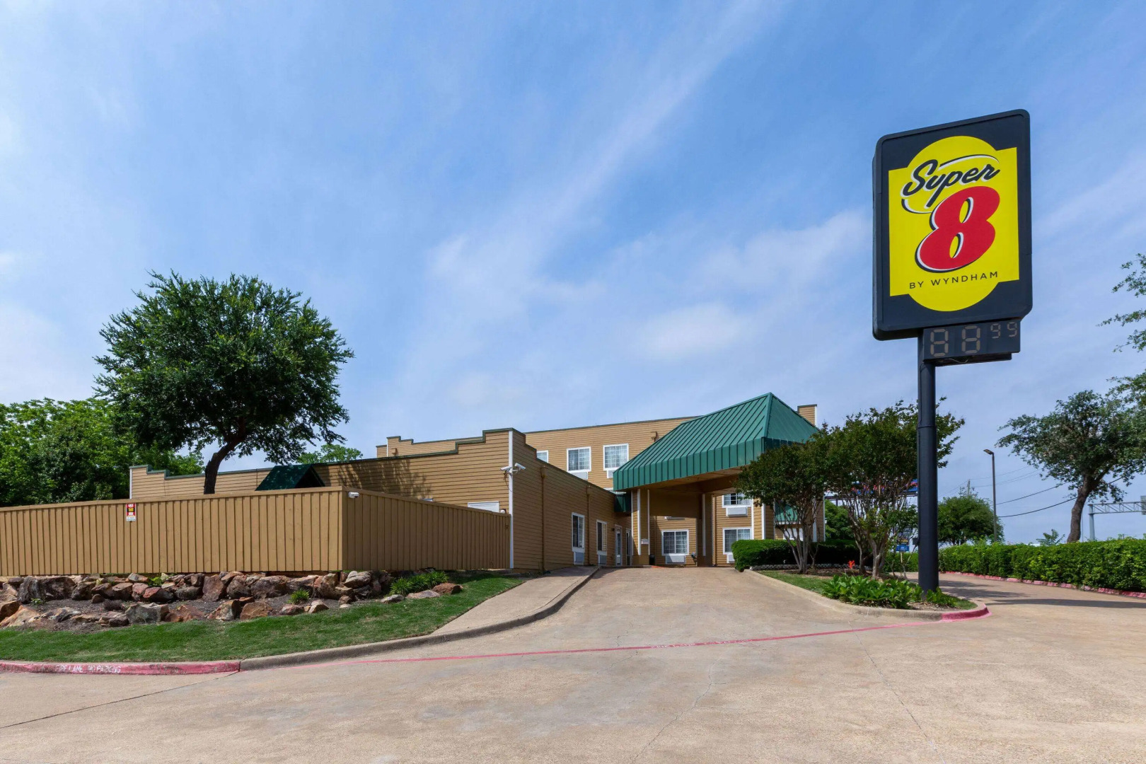 Photo - Super 8 by Wyndham Garland Rowlett East Dallas Area