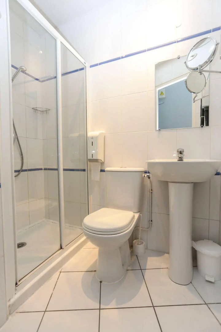 Photo - Le Regent Montmartre by Hiphophostels