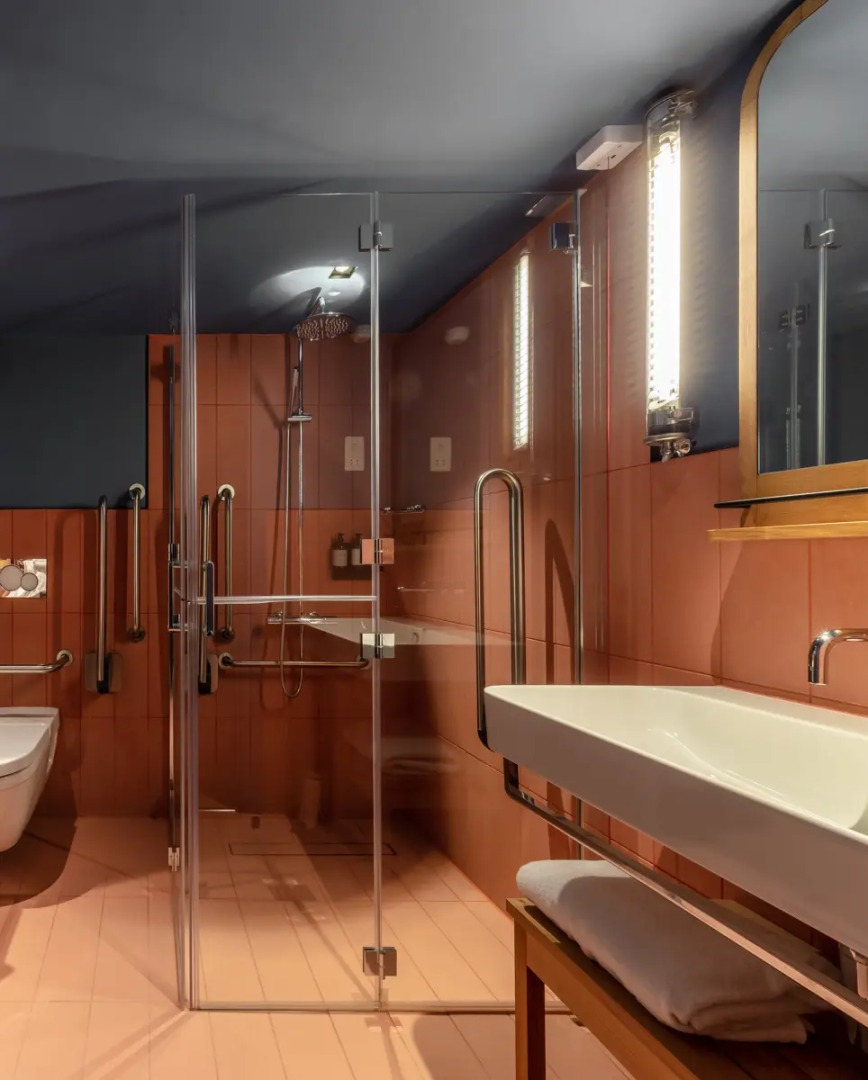 Photo - Whitworth Locke