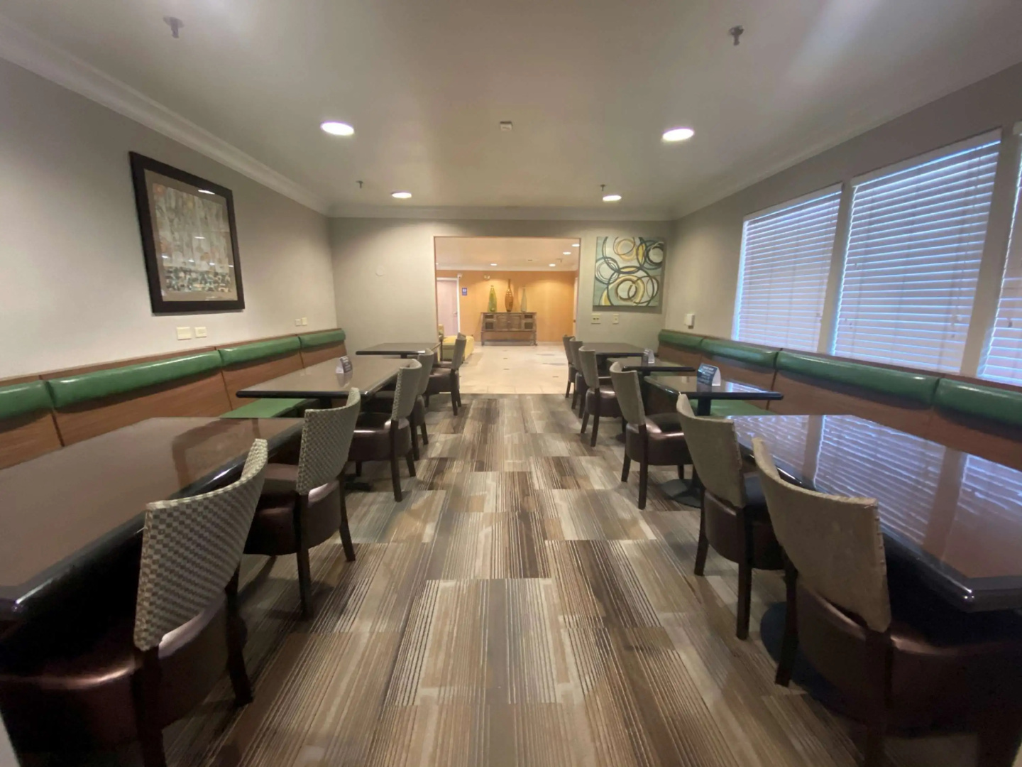 Photo - SureStay Hotel by Best Western Ontario Airport