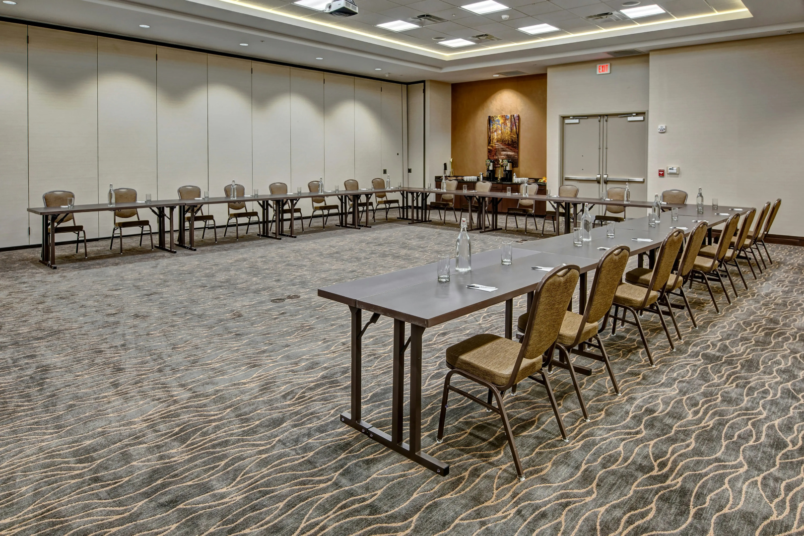 Photo - Black Fox Lodge Pigeon Forge, Tapestry Collection by Hilton