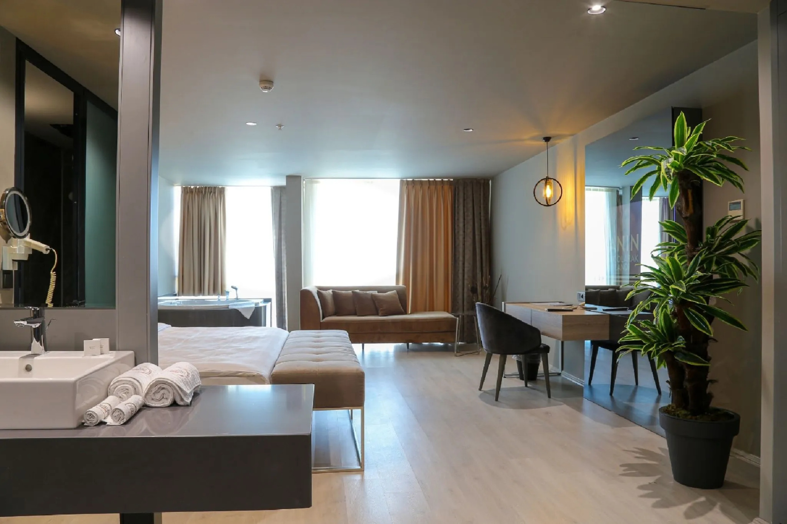 Photo - Pasaport Pier Hotel