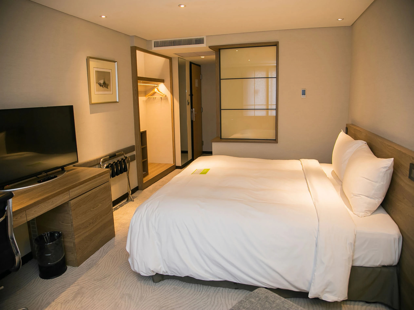 Photo - Royal Inn Taipei Nanxi - MRT Zhongshan Station
