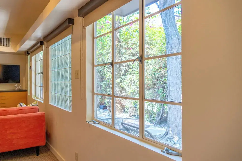 Photo - The Hideaway - 21 and Over