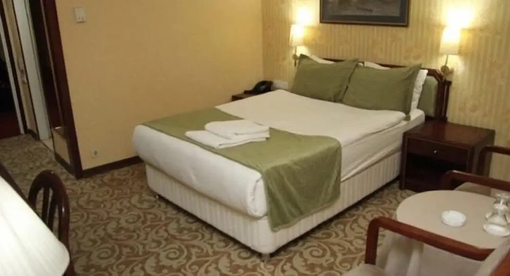 Photo - Shelter Inn Hotel & Spa