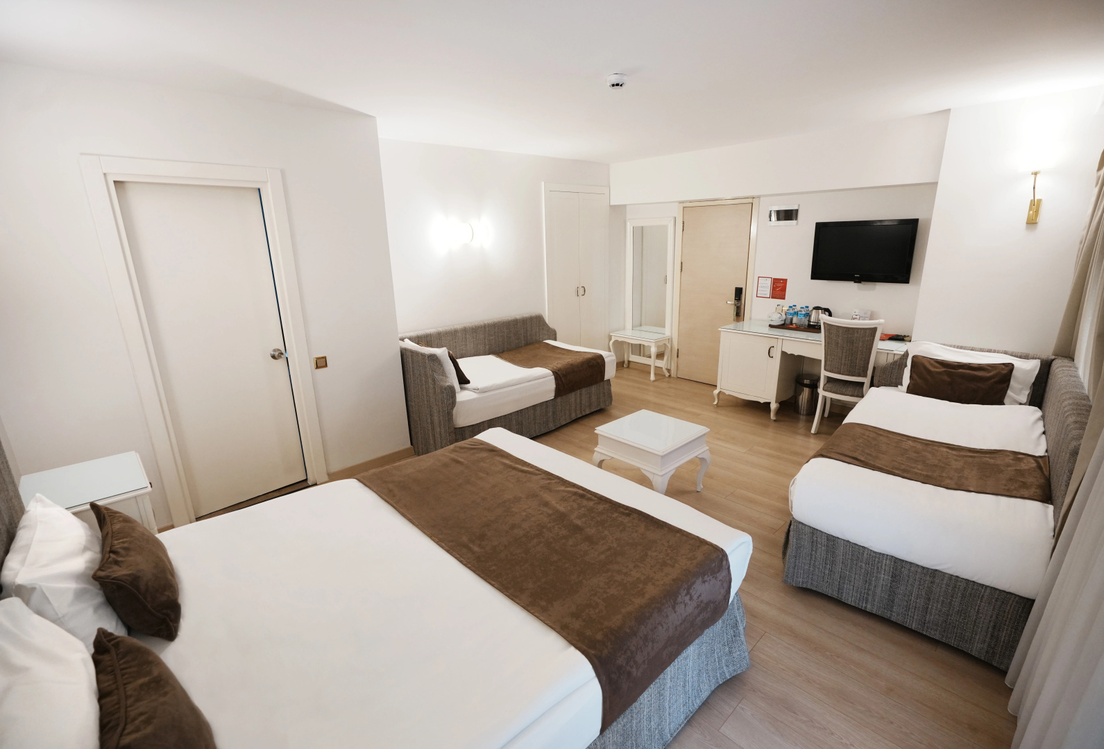 Photo - Taximtown Hotel