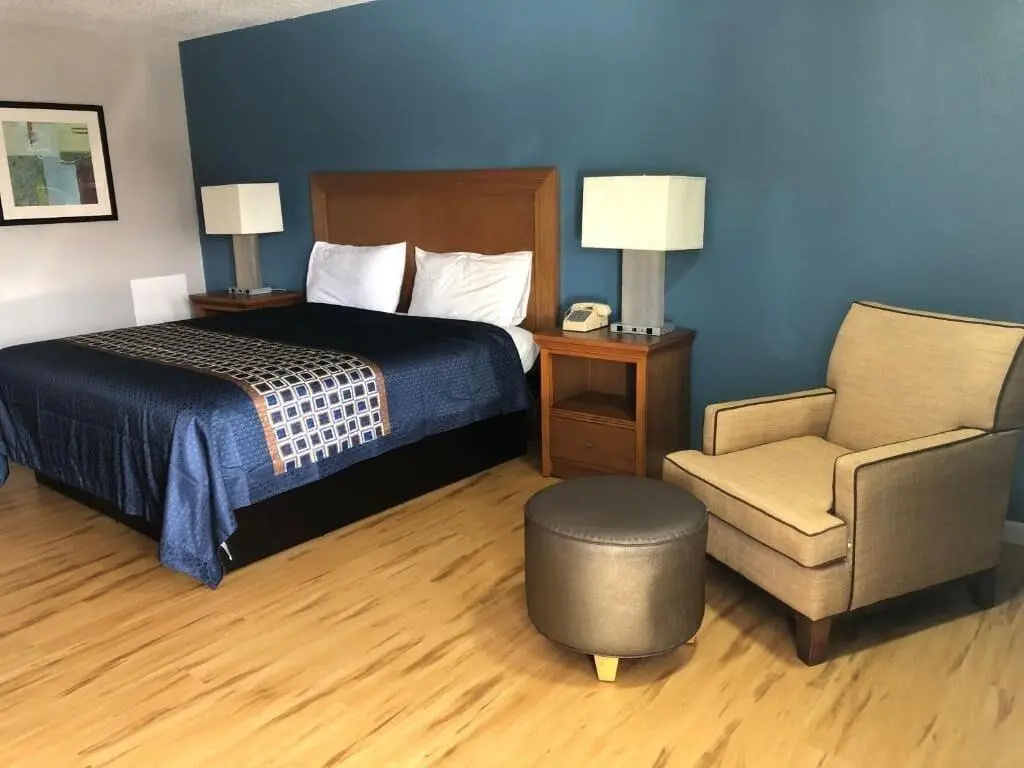 Photo - Relax Inn