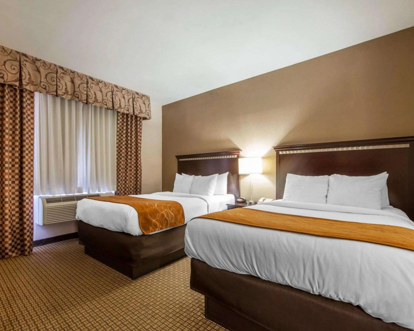 Photo - Comfort Suites London South