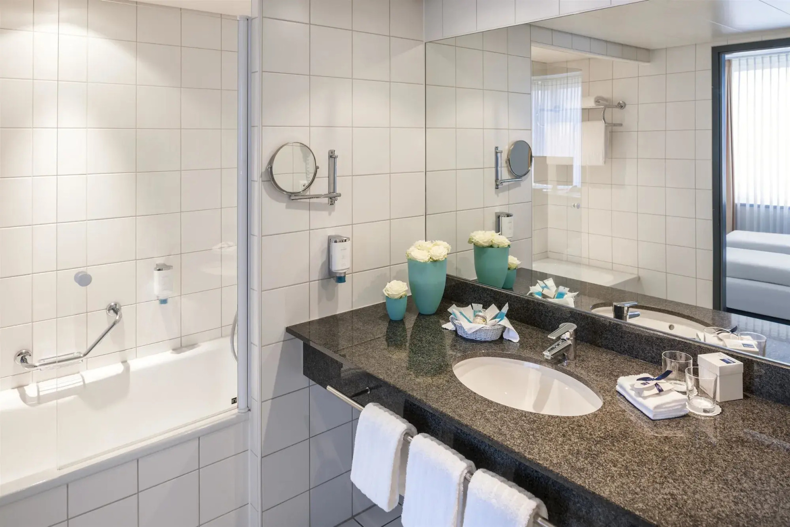 Photo - Essential by Dorint Basel City