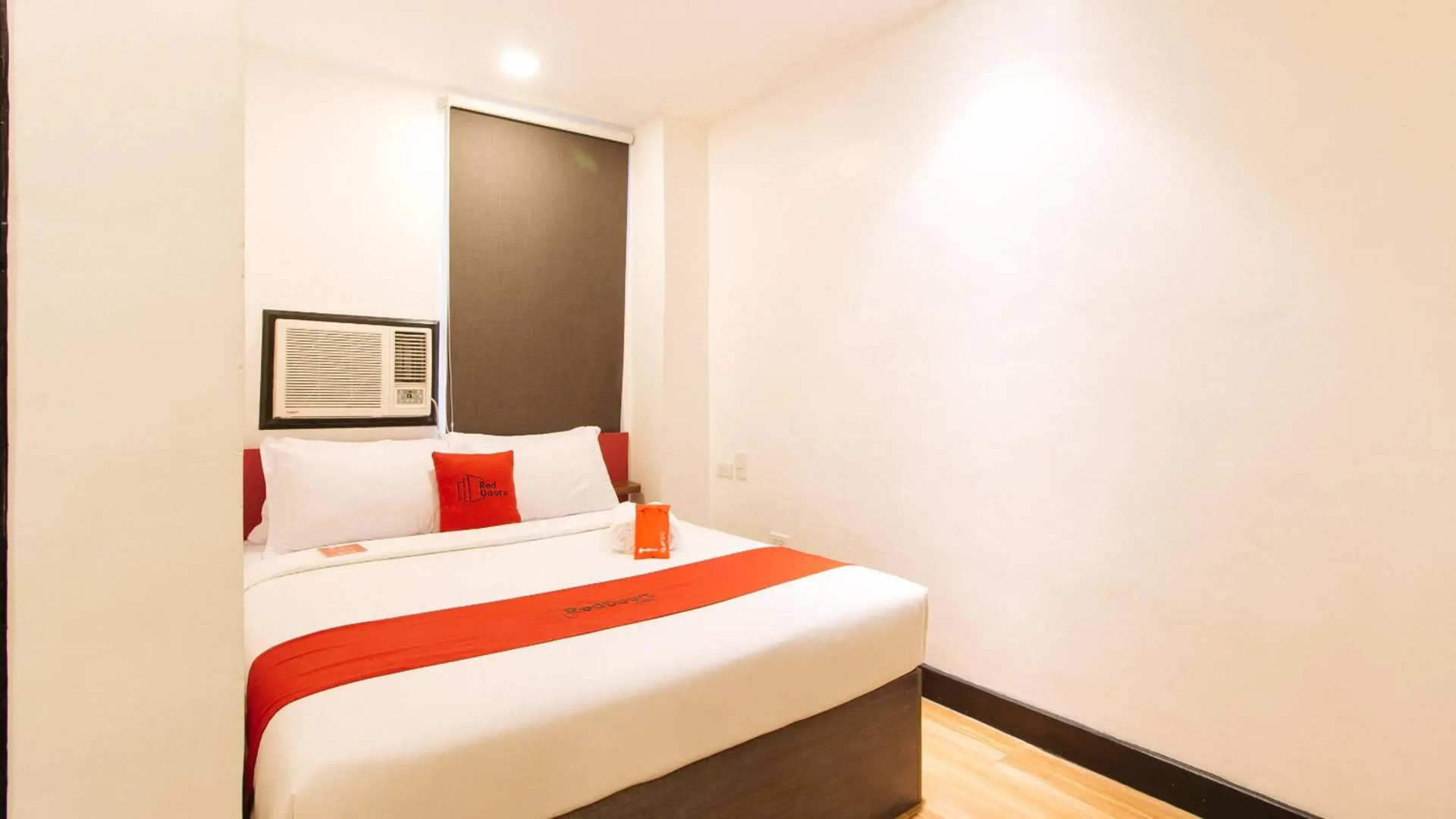 Foto - RedDoorz Plus at MM Hotel Las Pinas former RedDoorz Plus Near Bamboo Organ