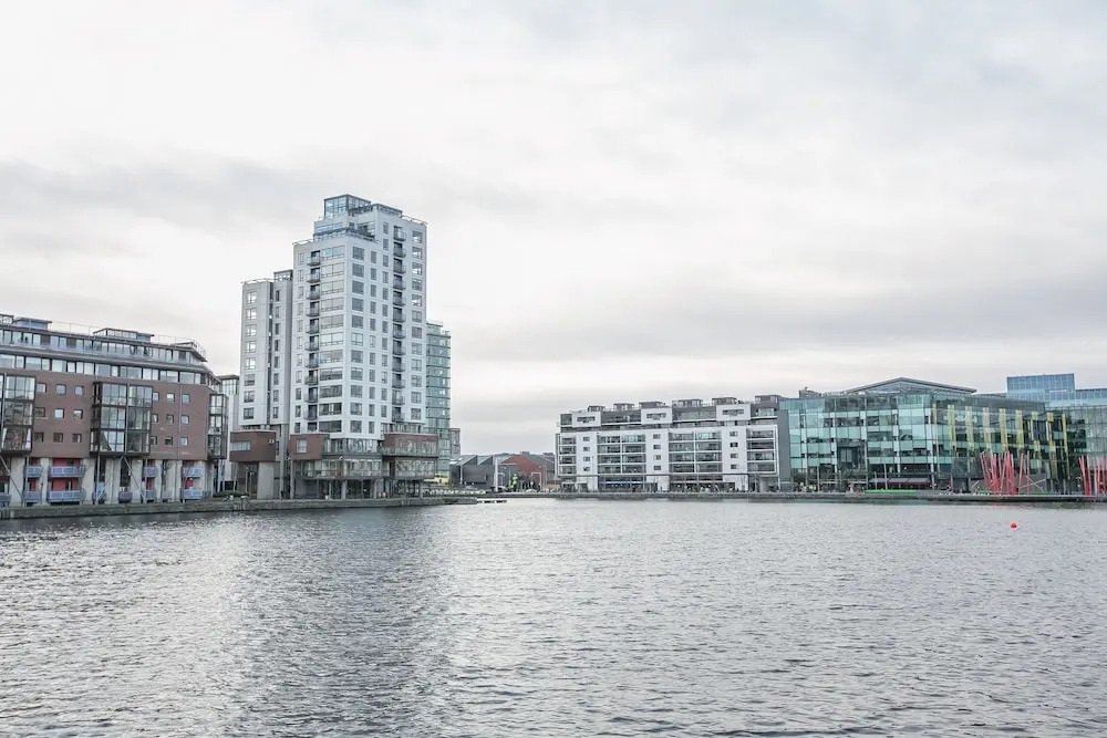 Photo - Sonder by Marriott Bonvoy Britain Quay Apartments Grand Canal Square