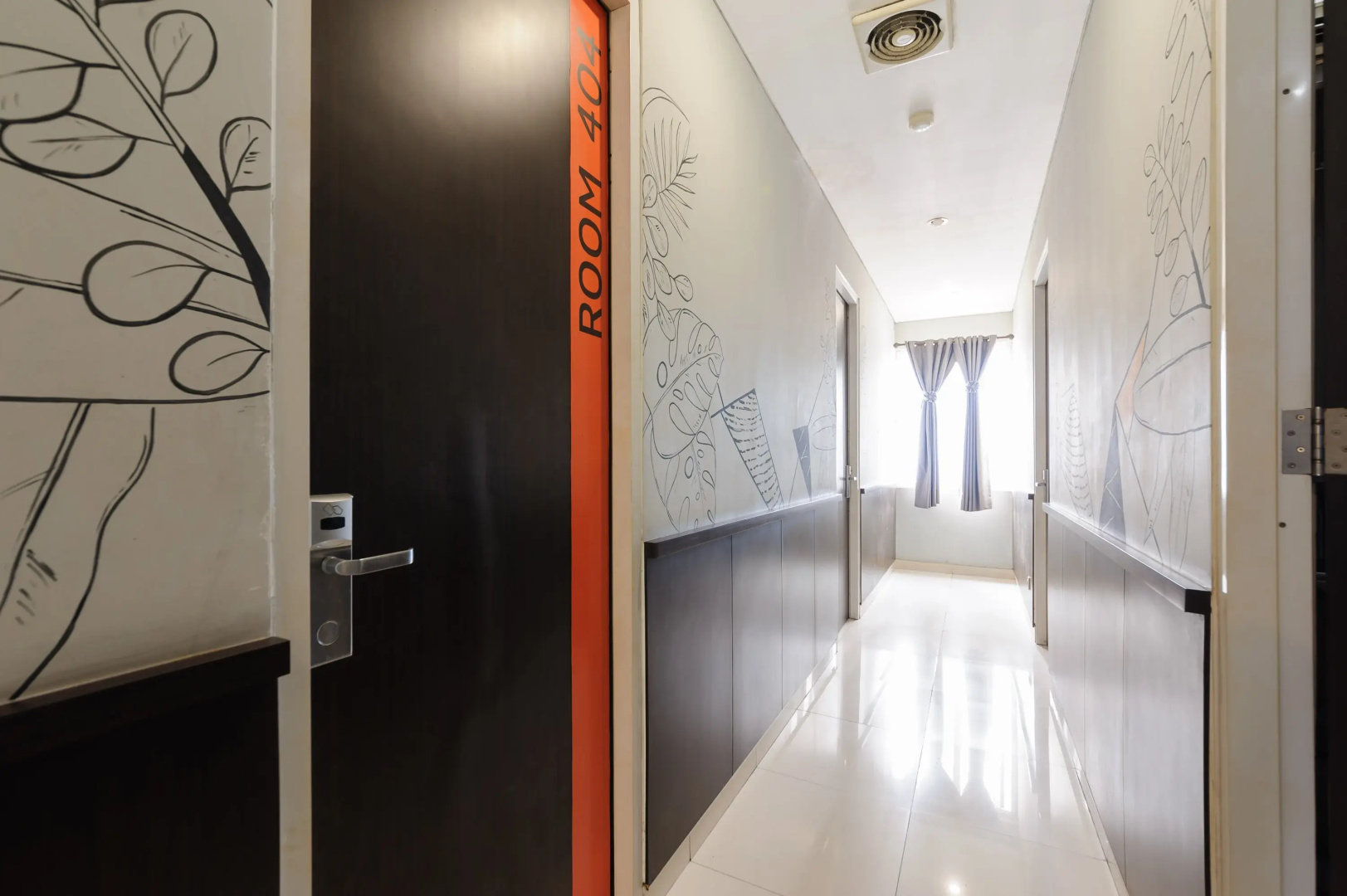 Photo - RedDoorz Plus near Grand Indonesia Jakarta