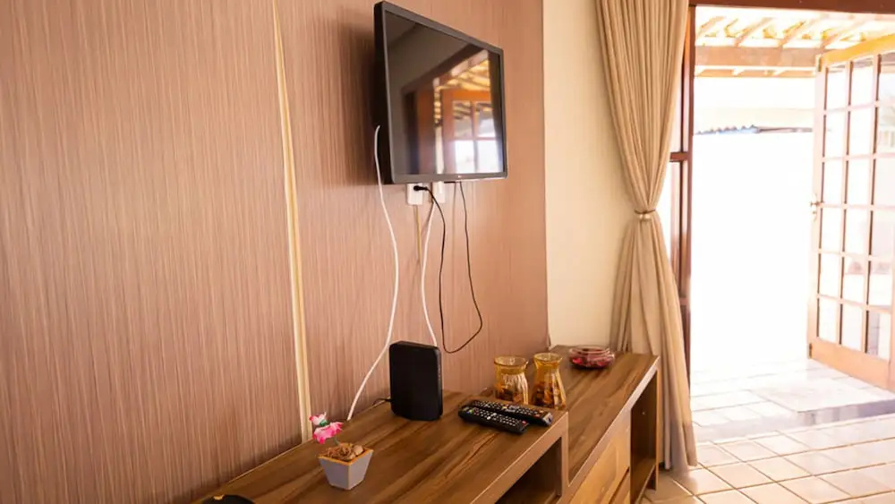 Casa com Wi-fi Piscina e Garagem a 550m da Praia