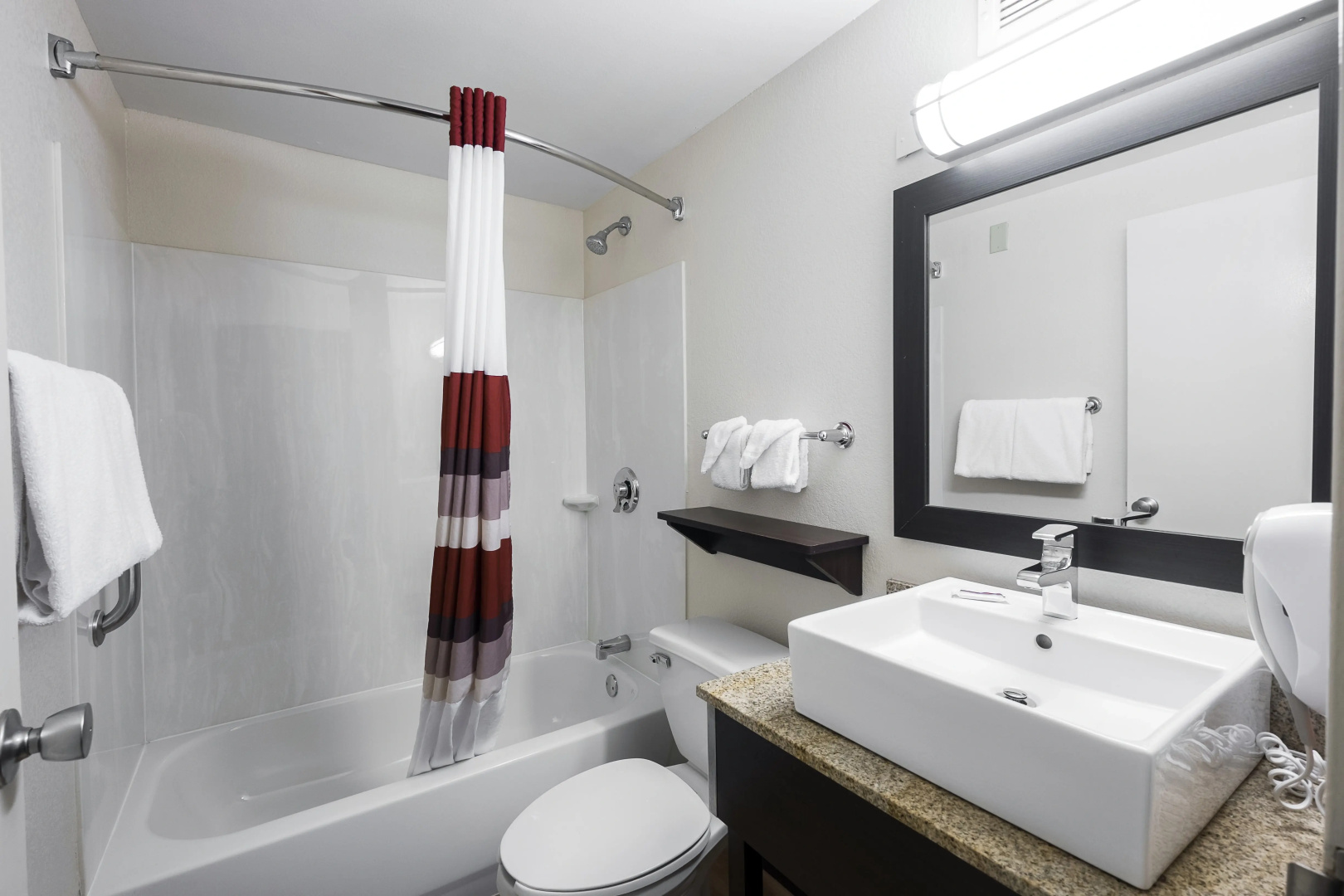 Photo - Red Roof Inn PLUS+ Boston - Woburn/ Burlington