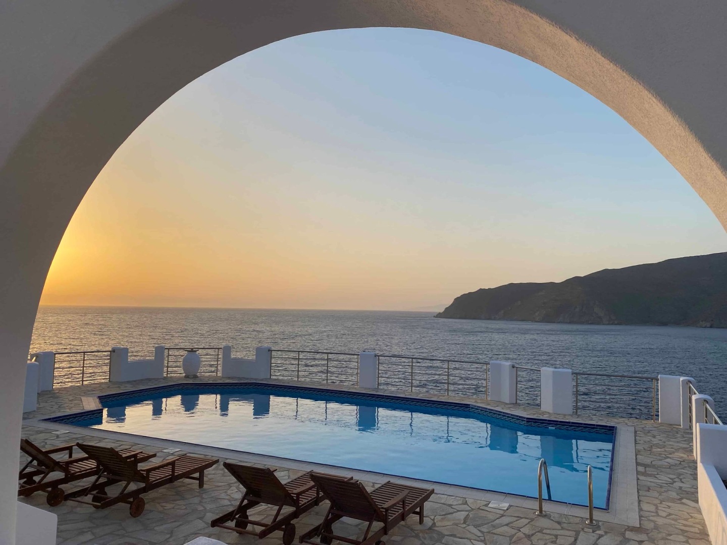 SeaRock Rooms & Suites Amorgos