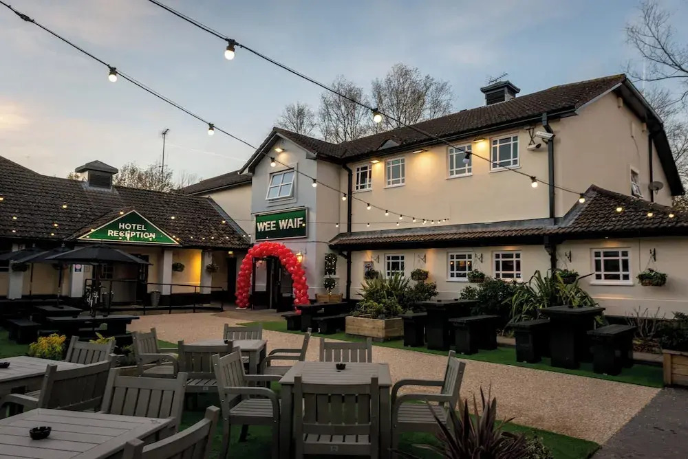 Foto - Wee Waif by Greene King Inns