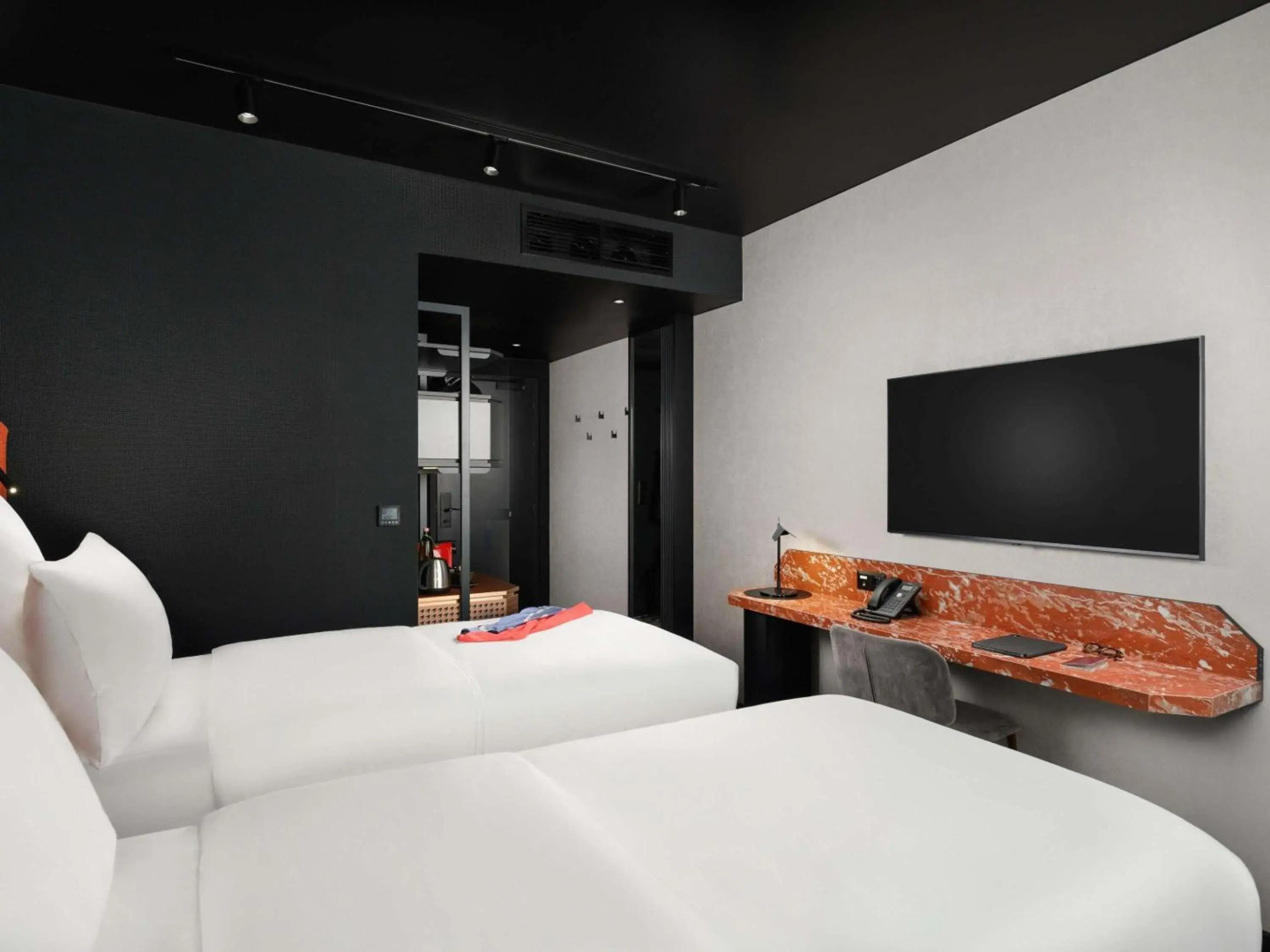 Foto - TRIBE Budapest Airport