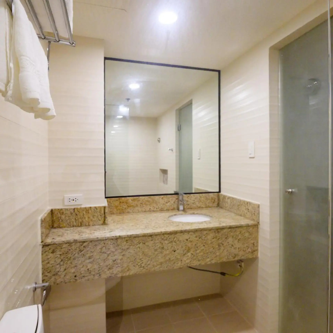 Foto - SureStay Plus by Best Western Cebu City