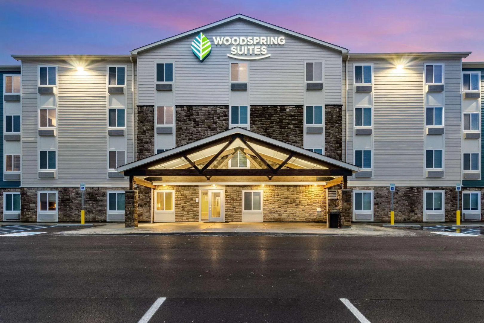 Photo - WoodSpring Suites Indianapolis Airport South
