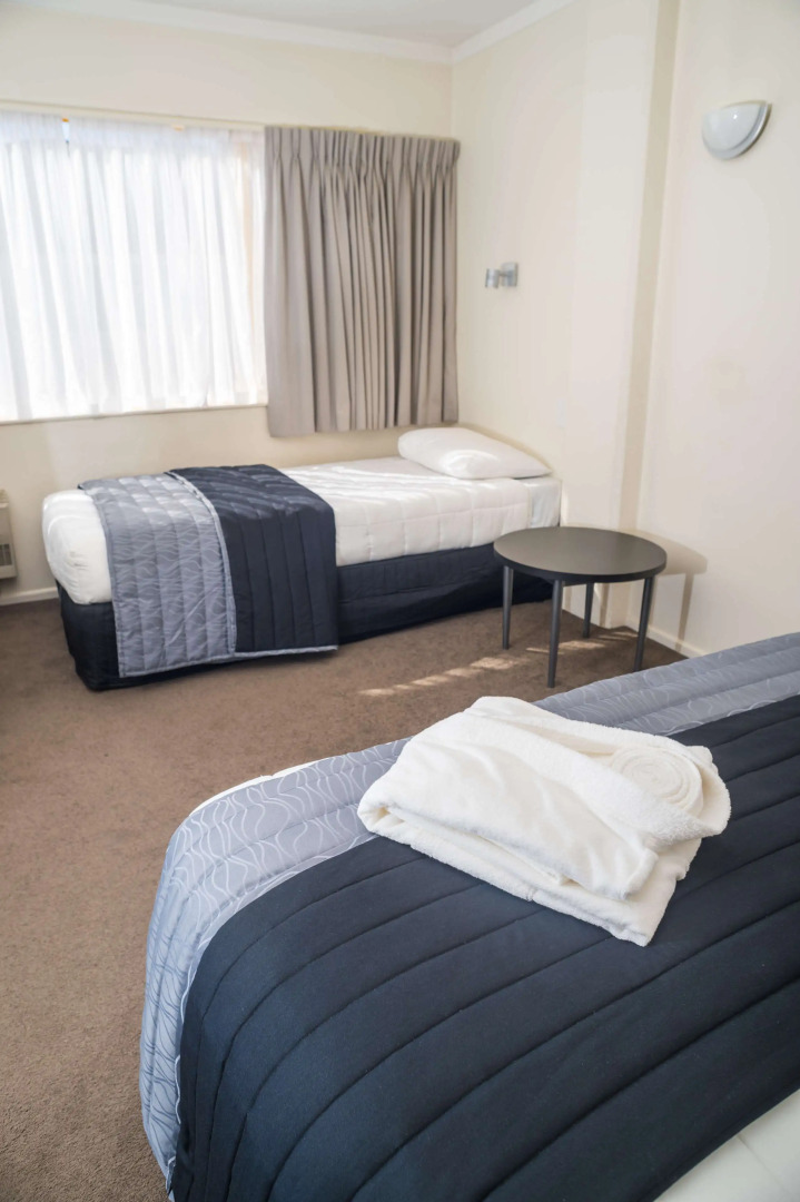 Photo - West Plaza Hotel