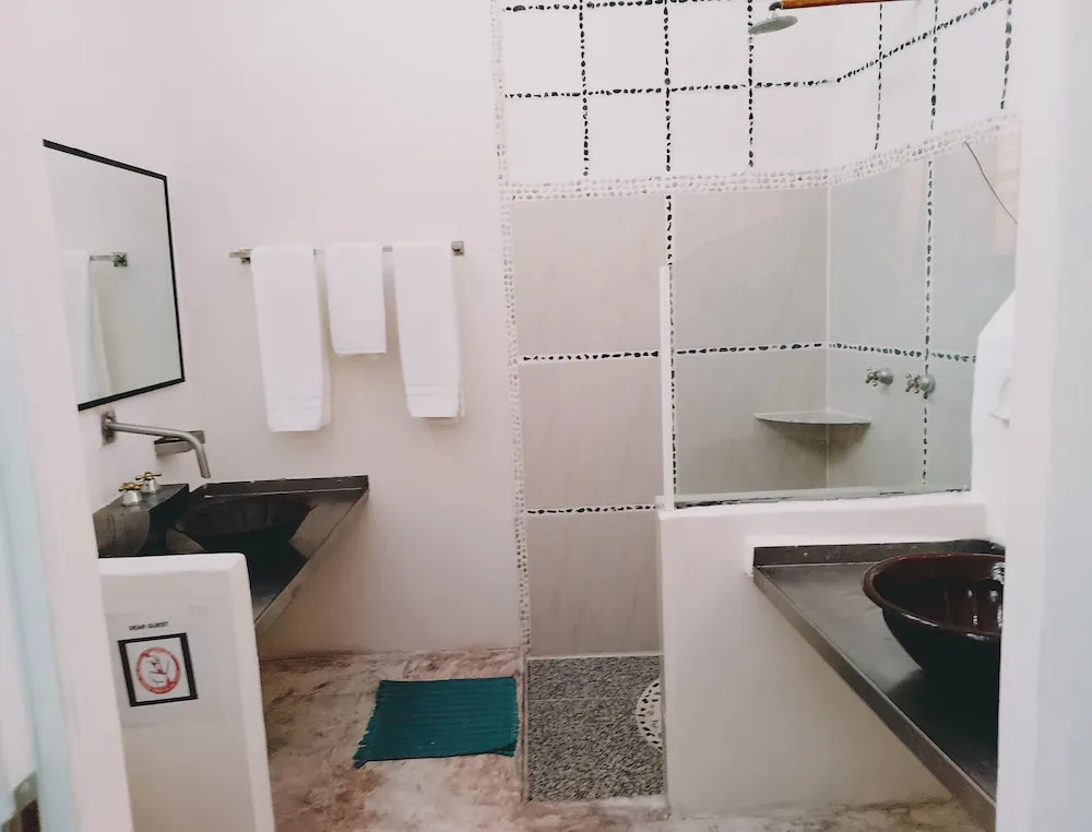 Photo - Maria's Kan Kin