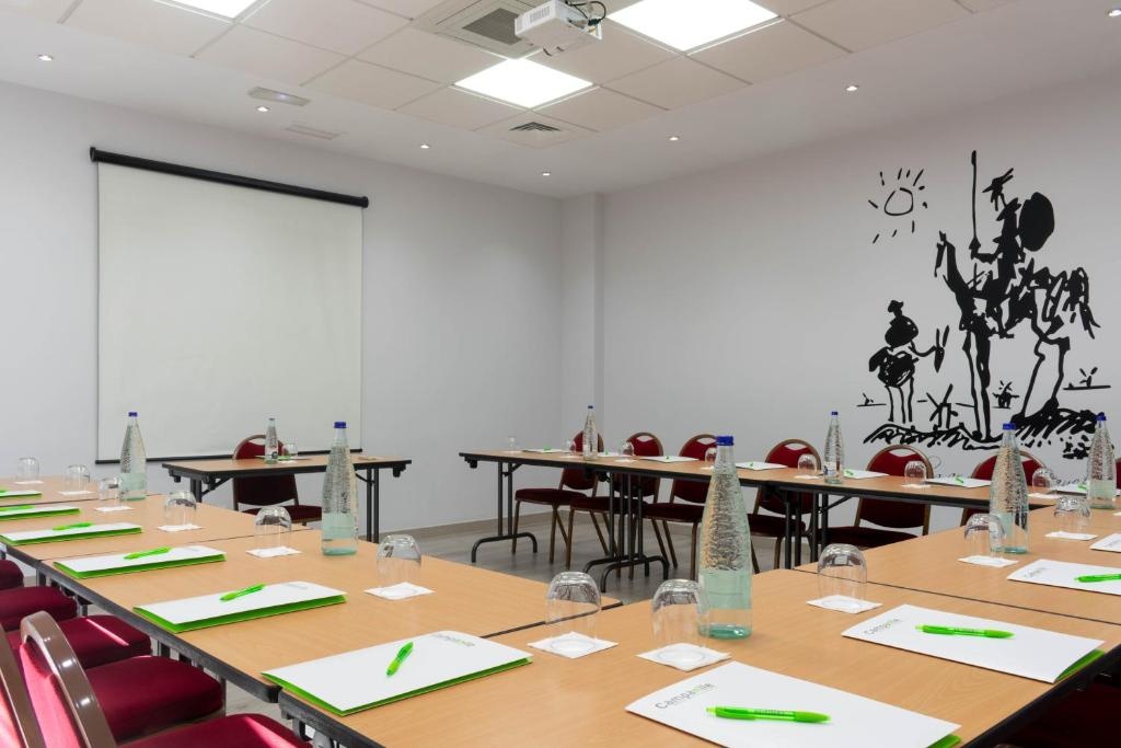 Foto - Travelodge Madrid Alcala de Henares