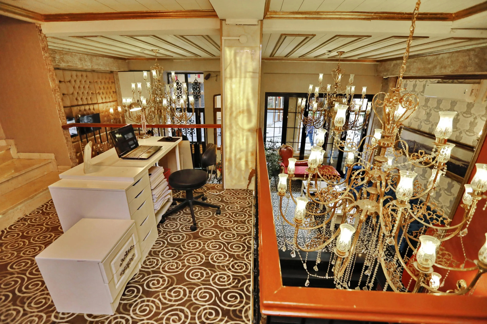 Photo - Diamond Royal Hotel