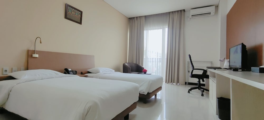 Le Premier Hotel Kota Deltamas