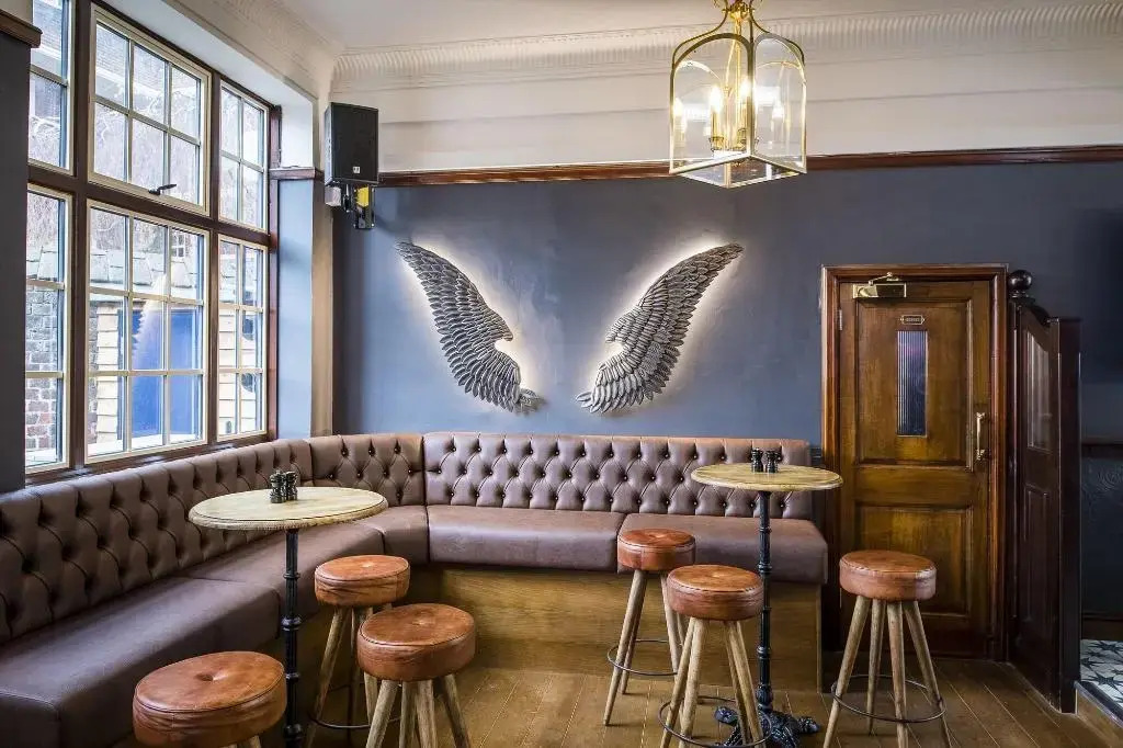 Foto - Three Falcons