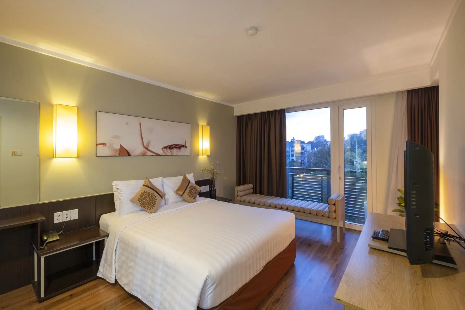 Photo - Vien Dong Hotel - Near Bui Vien Walking Street