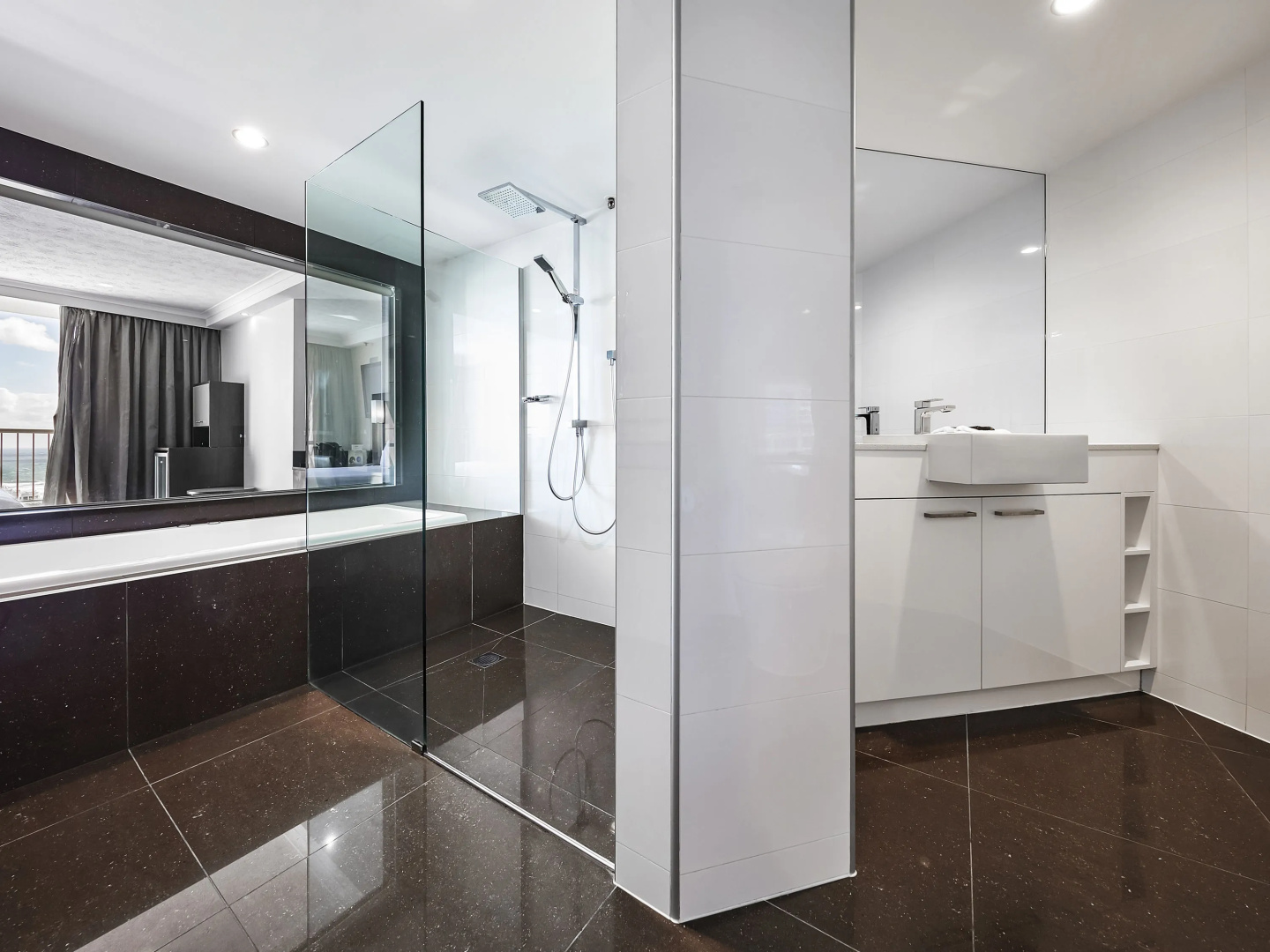 Photo - Novotel Surfers Paradise
