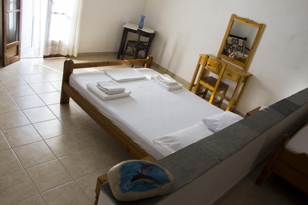 Perigiali Rooms & Apartments Folegandros