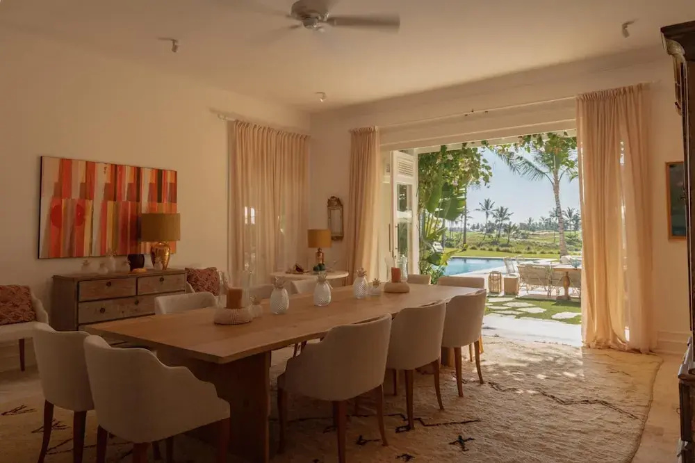 Foto - Unique lake-front 10-bedroom mansion in most luxurious resort of the caribbean