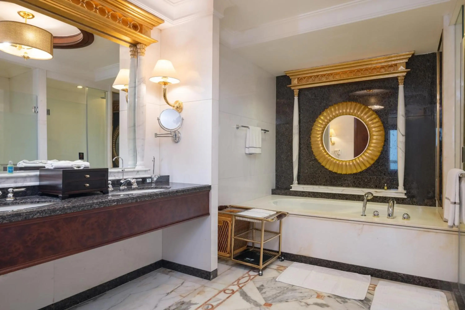 Photo - Regal Palace Hotel