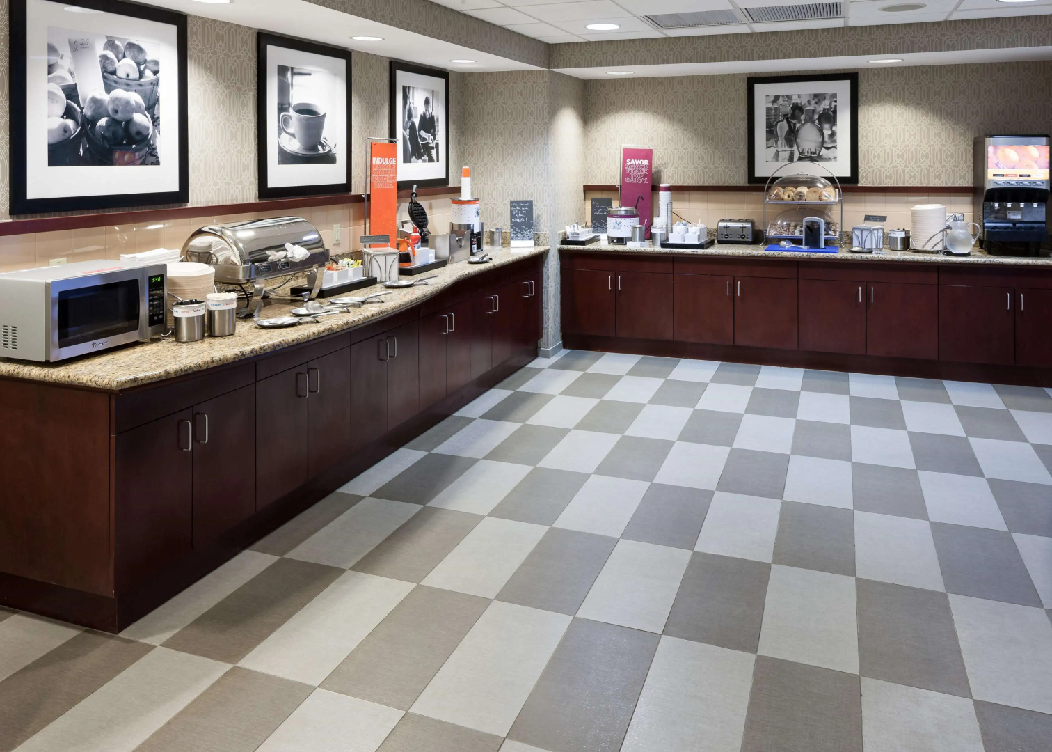 Photo - Hampton Inn & Suites Westford-Chelmsford