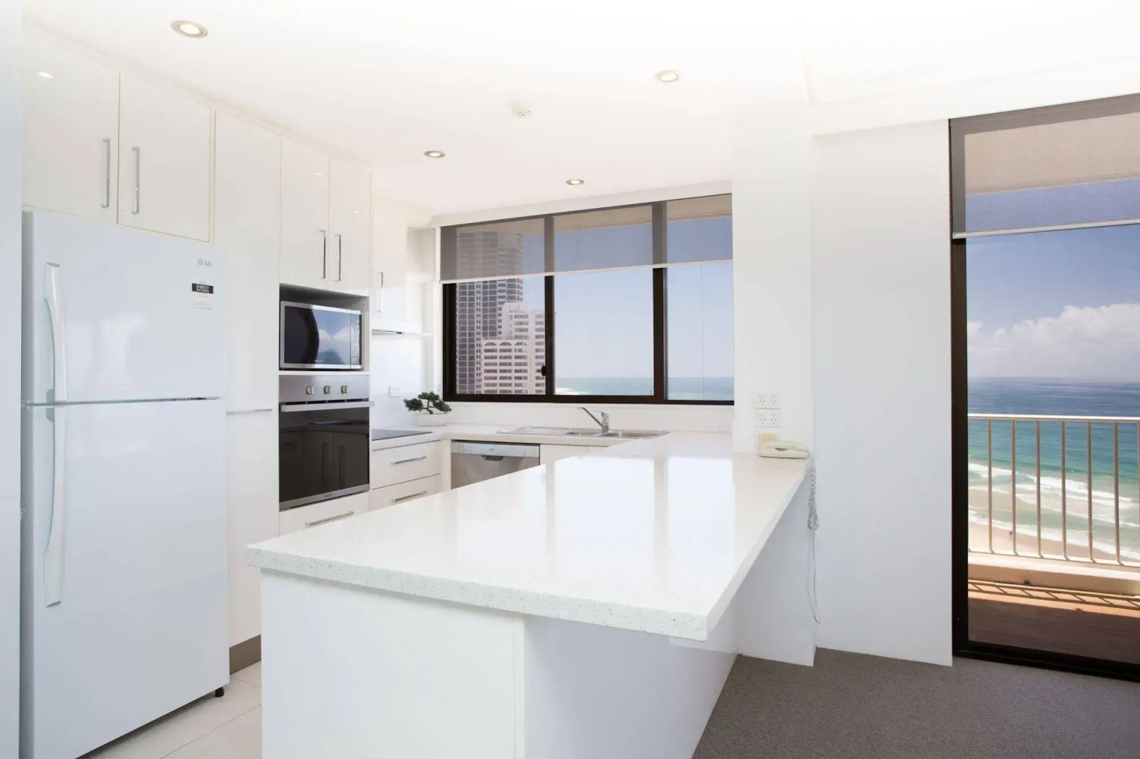 Photo - Breakers North Absolute Beachfront Apartments - Official