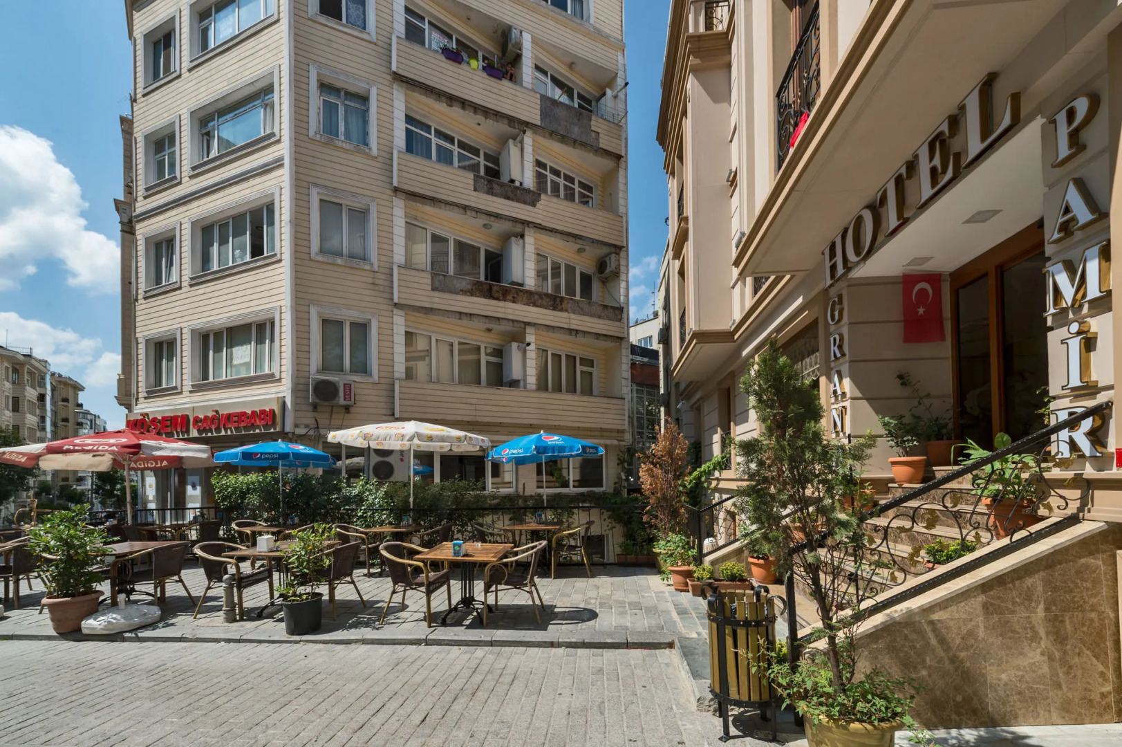 Photo - Grand Pamir Hotel