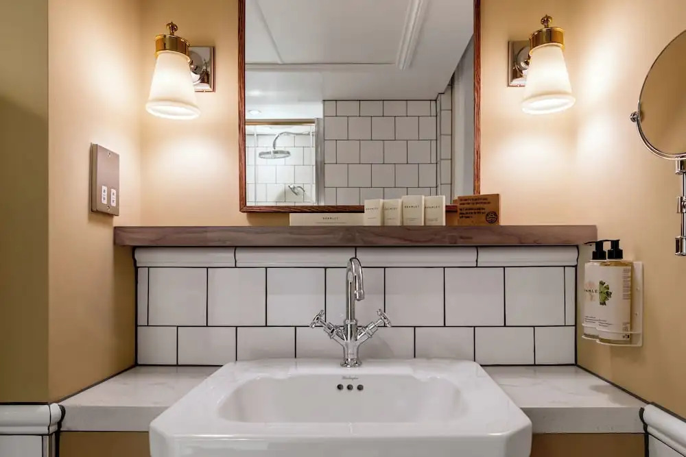 Photo - The Drayton Court Hotel