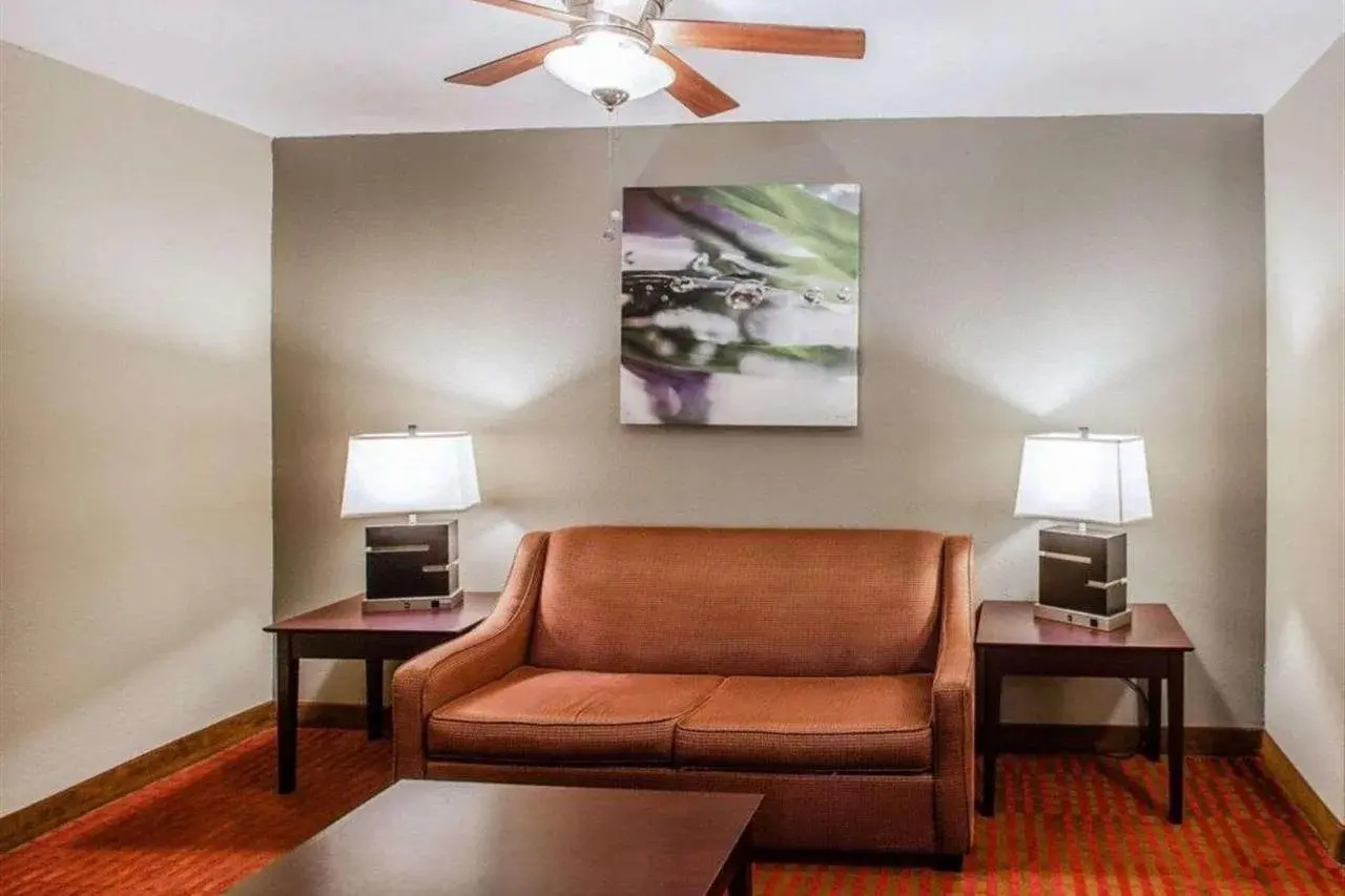 Photo - Quality Suites Nashville Airport