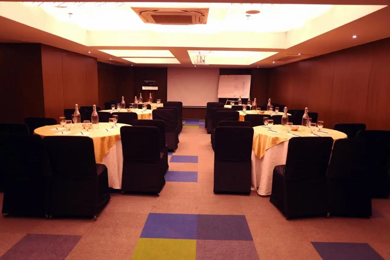 Photo - Royal Orchid Golden Suites Pune