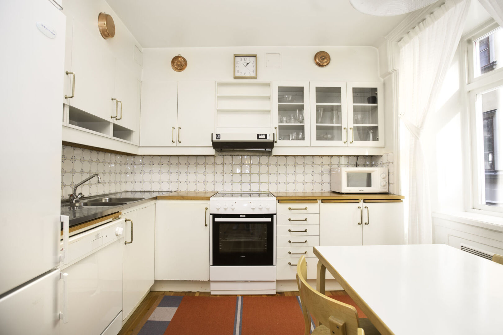 Photo - Lady Hamilton Apartments