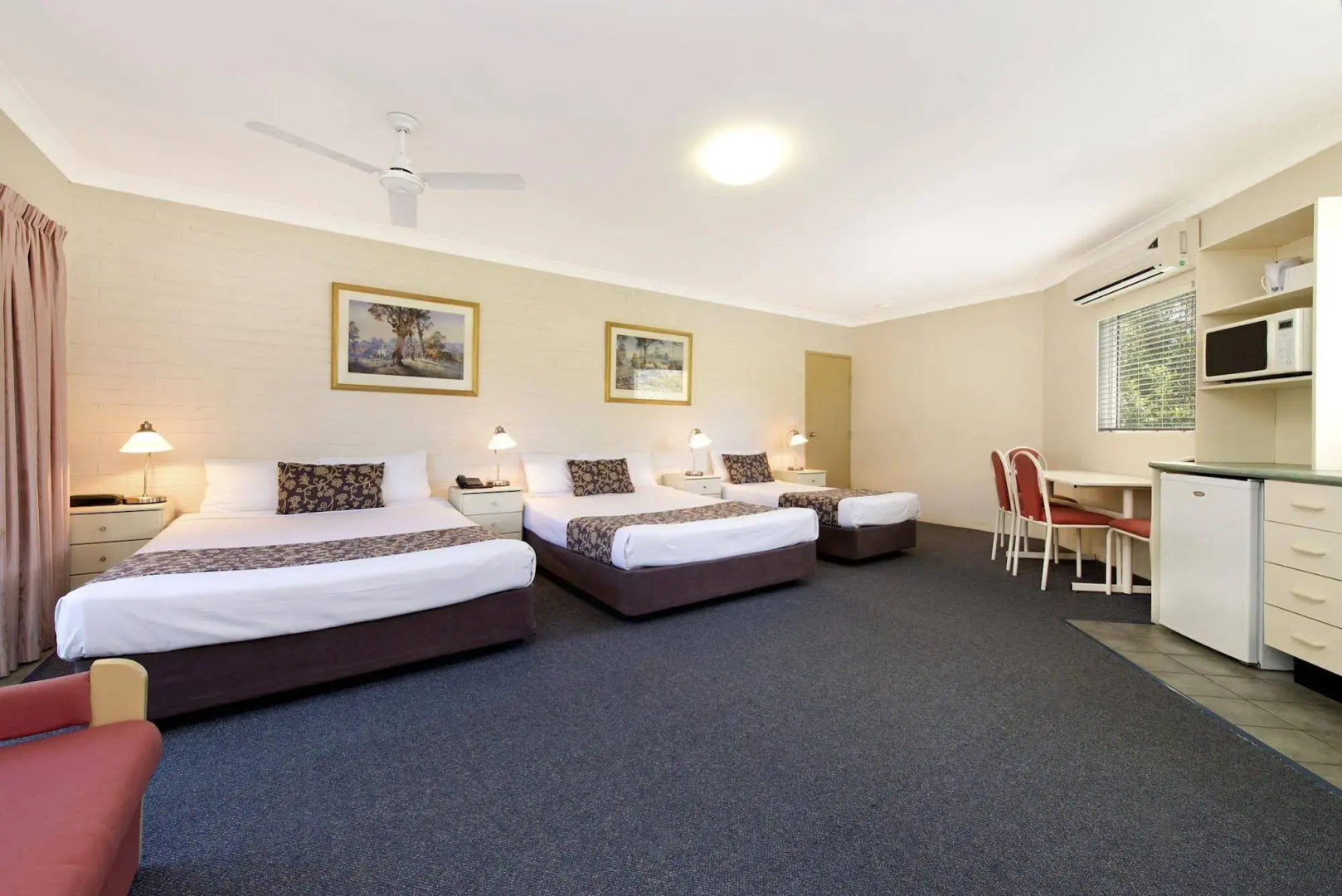 Photo - Benson Court Motel