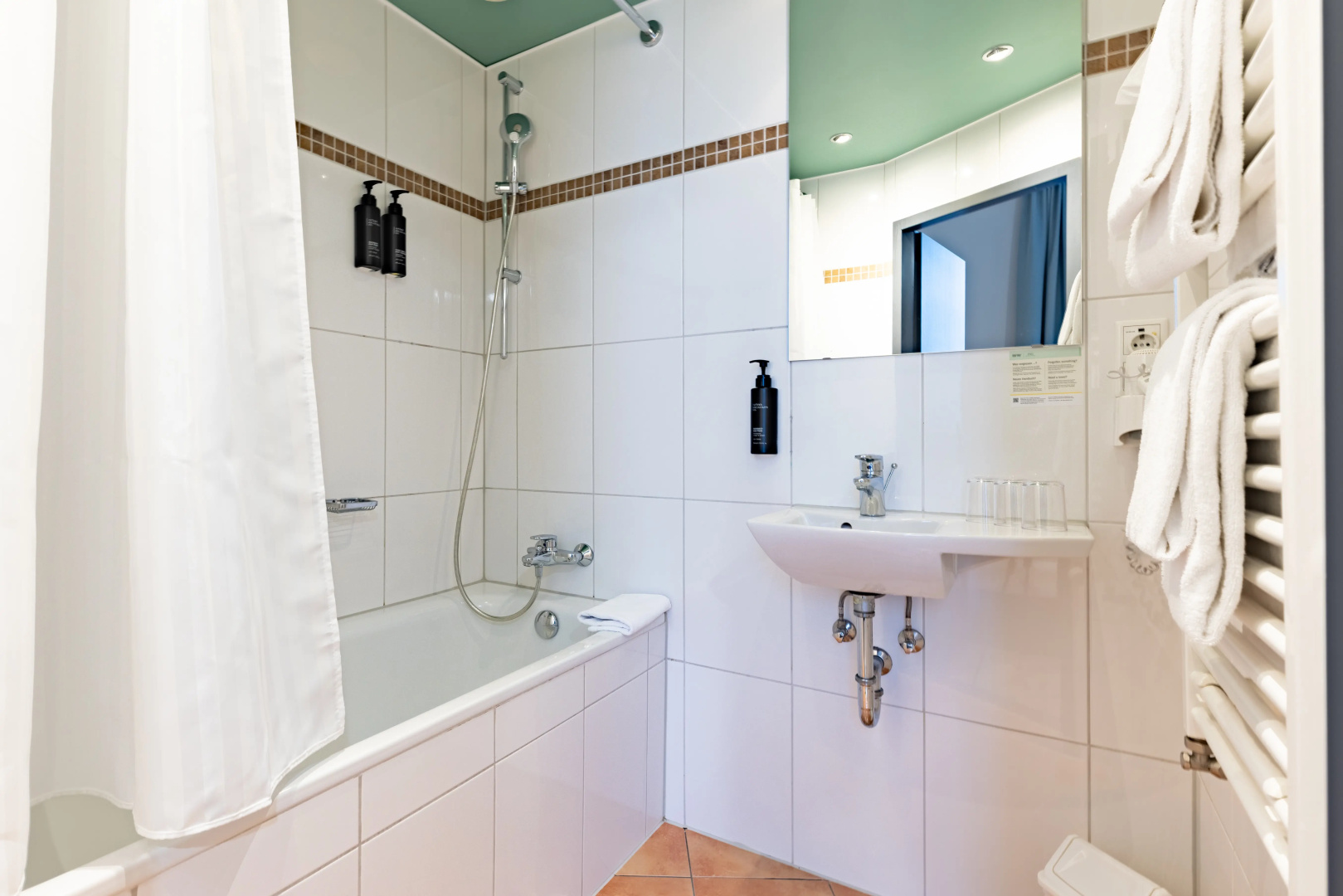 Photo - Garner Hotel Hamburg - Graf Moltke by IHG