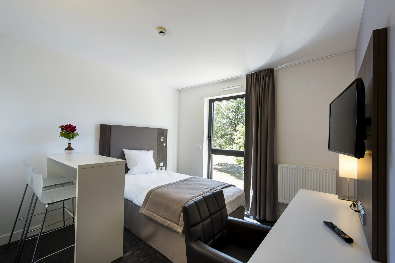 Photo - Adonis Dijon Maison Internationale